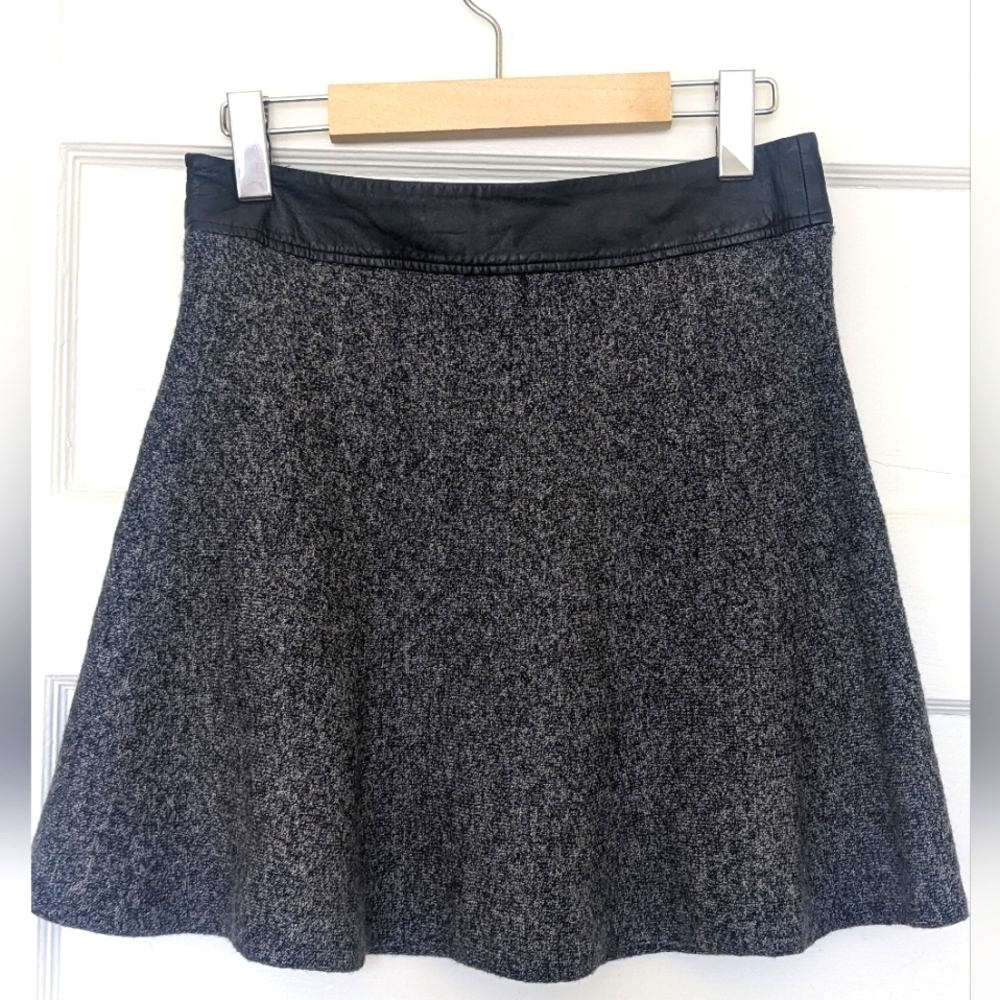THEORY MINI WOOL TWEED SWING VEGAN LEATHER WAISTBAND SKATER SKIRT SIZE SMALL*